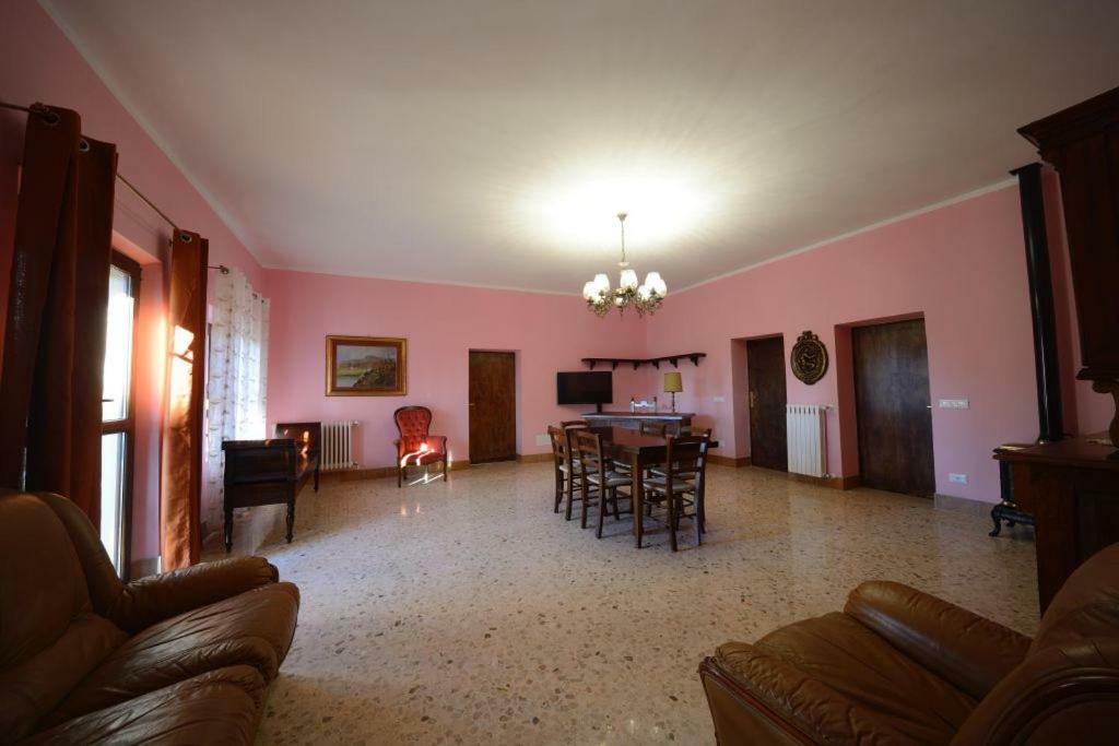 La Vecchia Cantina Guzzardi Lari Zewnętrze zdjęcie