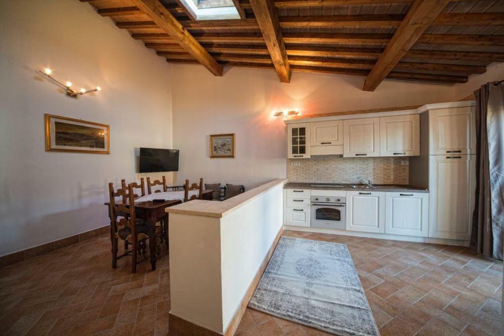 La Vecchia Cantina Guzzardi Lari Zewnętrze zdjęcie